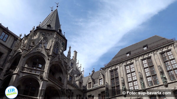 Munich Sightseeing New Town Hall  - Whats Up Bavaria Eps.1